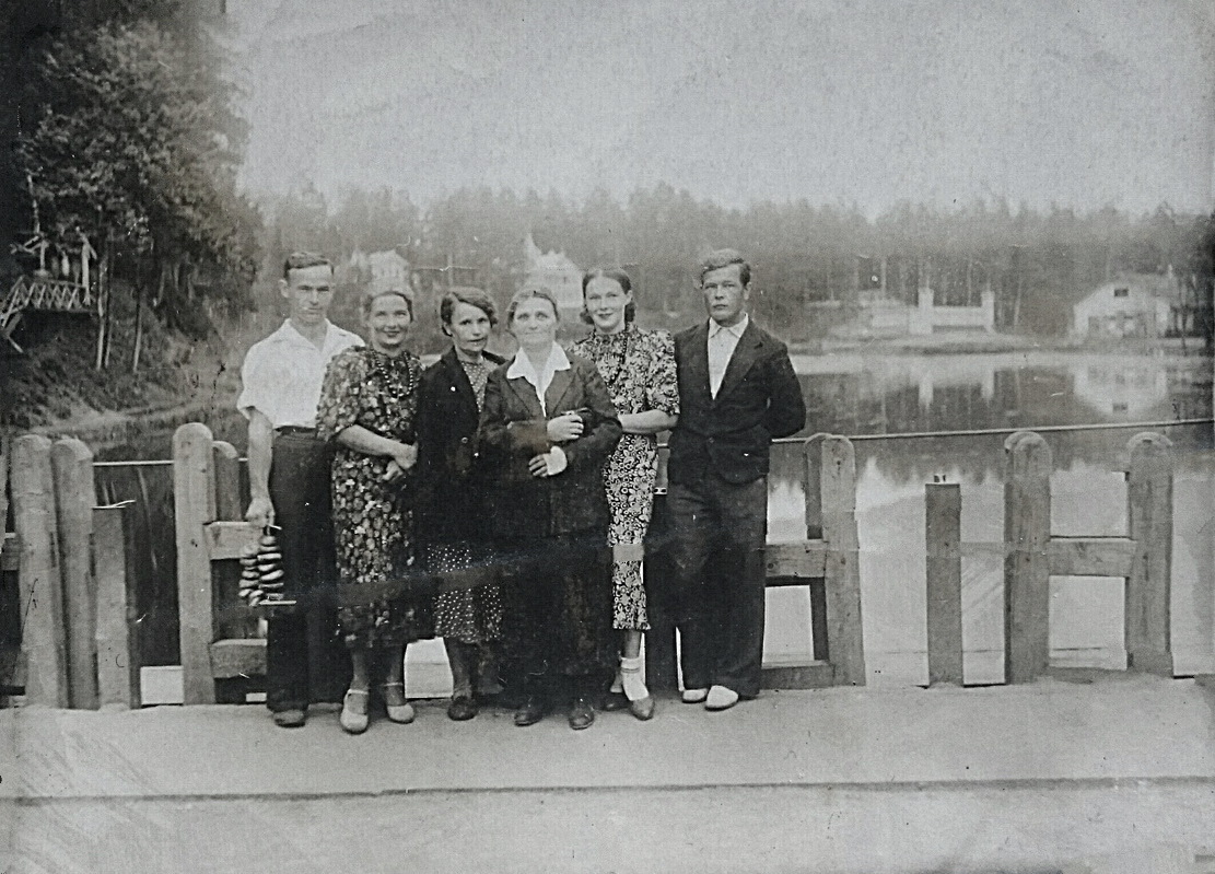 Семья Халонен в Сиверской