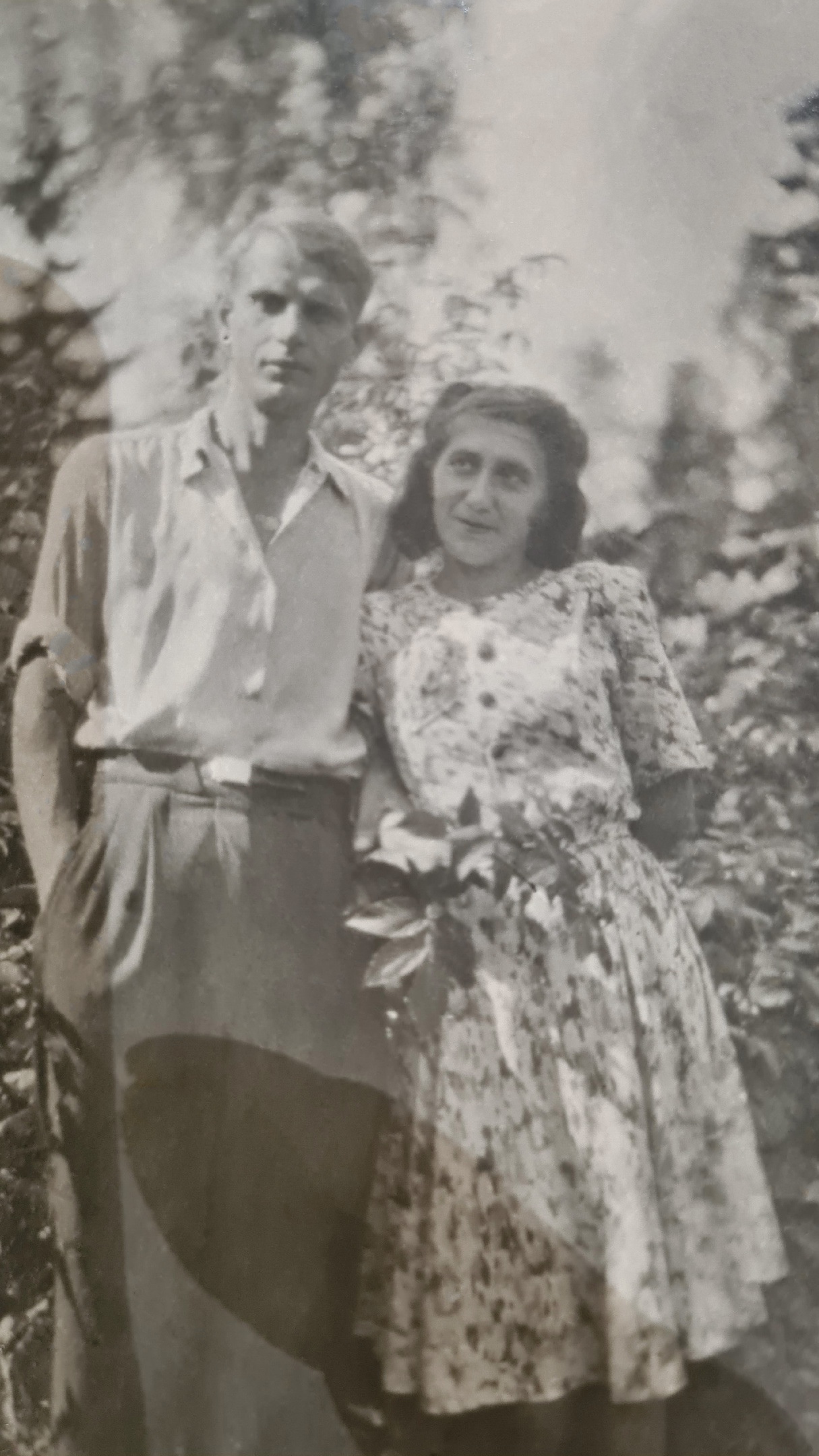 Павел Иванович Мустель с женой Анной. 1947 год Пляж Шудибель